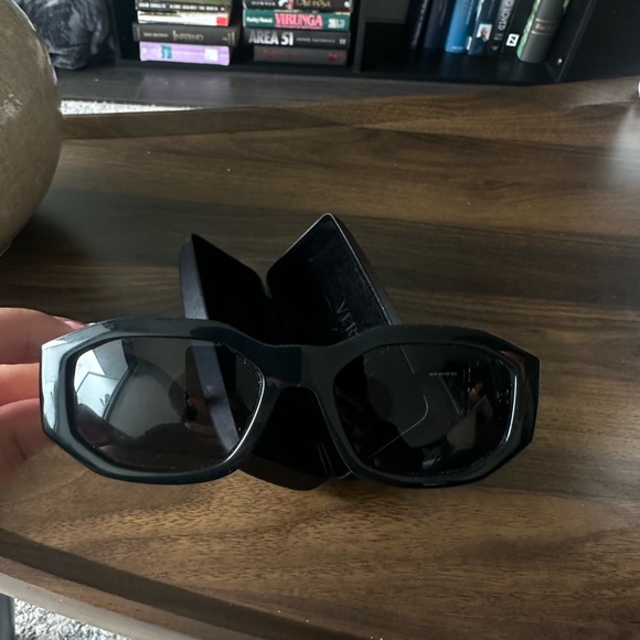 VERSACE VE4361 Biggie BLACK (like new) - Picture 3 of 6